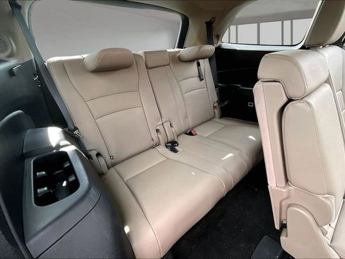 Used 2018 Honda Pilot Touring image 28