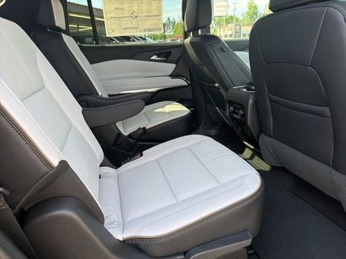 New 2026 Chevrolet Traverse High Country FWD image 17