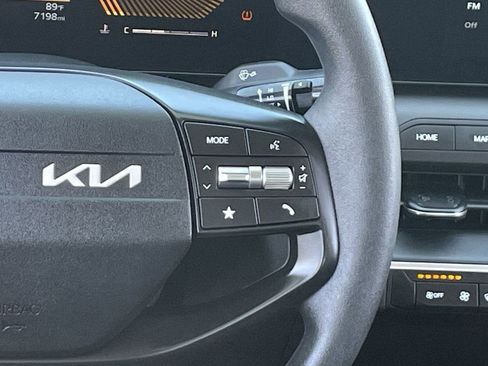 Certified 2025 Kia K4 FWD image 22