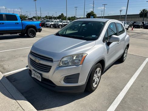 Used 2016 Chevrolet Trax LS FWD image 1