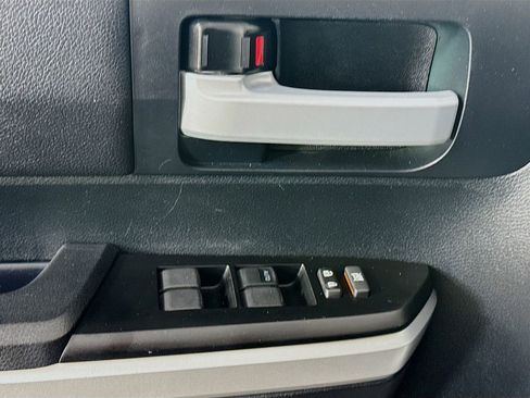 Used 2016 Toyota Tundra SR5 w/ SR5 Upgrade Package image 21