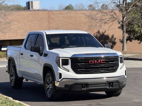 Used 2023 GMC Sierra 1500 Pro w/ Pro Value Package image 3