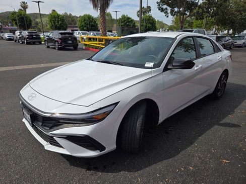 Certified 2025 Hyundai Elantra Sport image 6