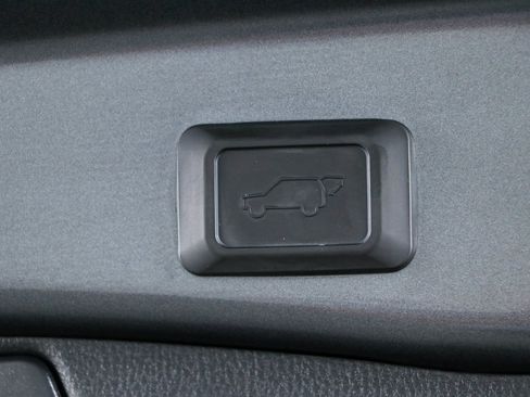 Used 2023 Toyota RAV4 XLE w/ Convenience Package FWD image 30