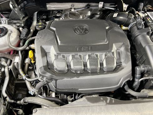 Used 2022 Volkswagen Tiguan SE image 28