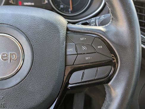 Used 2019 Jeep Cherokee Latitude Plus image 11