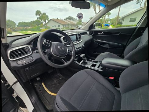 Used 2019 Kia Sorento FWD V6 image 19