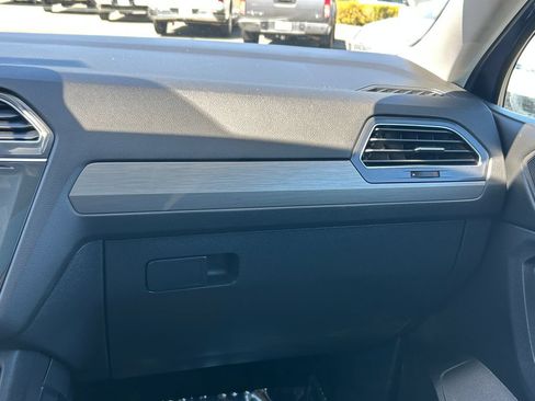 Used 2019 Volkswagen Tiguan SE AWD/4WD image 24