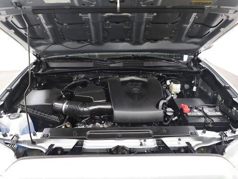 Used 2022 Toyota Tacoma SR image 30