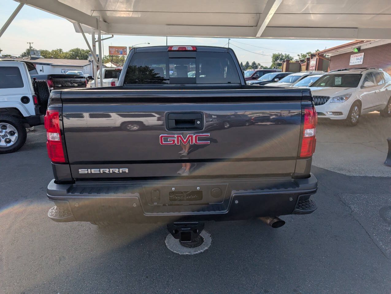 Used 2015 GMC Sierra 2500 Denali w/ Suspension Package, Off-Road AWD/4WD image 6