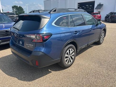 Used 2022 Subaru Outback Premium w/ Popular Package #1 AWD/4WD image 3