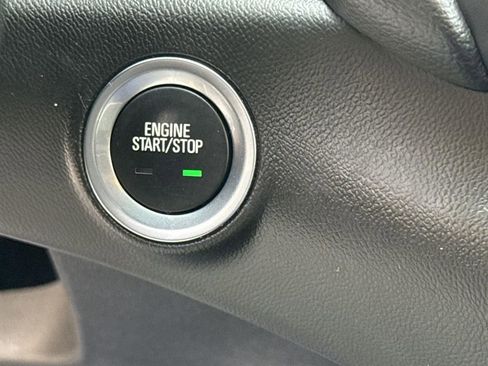 Used 2024 GMC Terrain SLT image 15