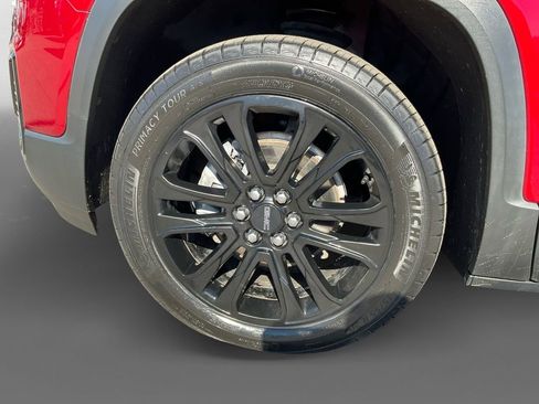 Used 2023 GMC Acadia SLE w/ Driver Convenience Package image 14