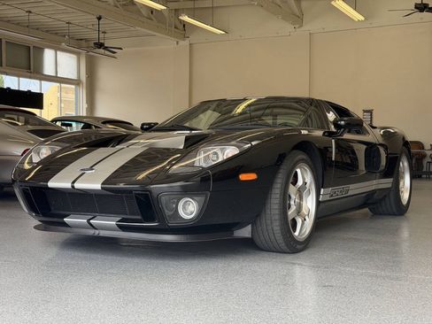 Used 2005 Ford GT RWD image 5