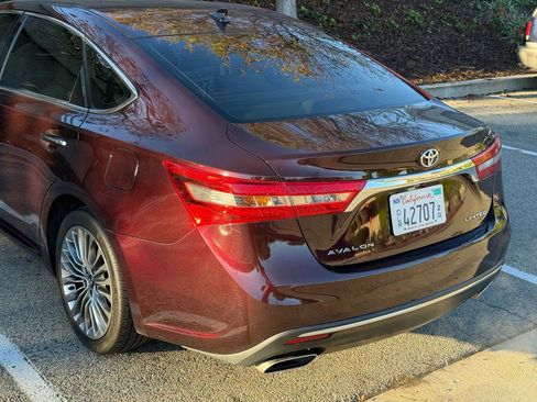 Used 2016 Toyota Avalon Limited image 18