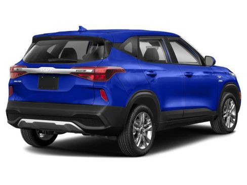 Used 2023 Kia Seltos LX AWD/4WD image 3