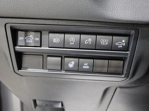 Used 2023 Toyota Tundra Limited AWD/4WD image 32