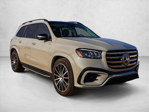 Used 2024 Mercedes-Benz GLS 580 4MATIC image 3