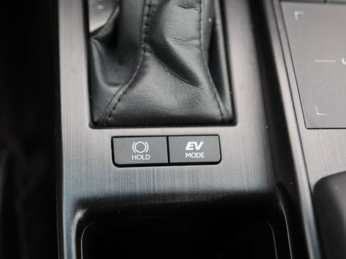 Used 2022 Lexus ES 300h w/ Premium Package image 32