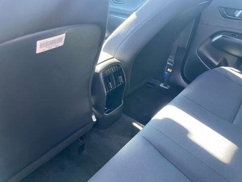 Used 2025 Hyundai Kona SEL image 24