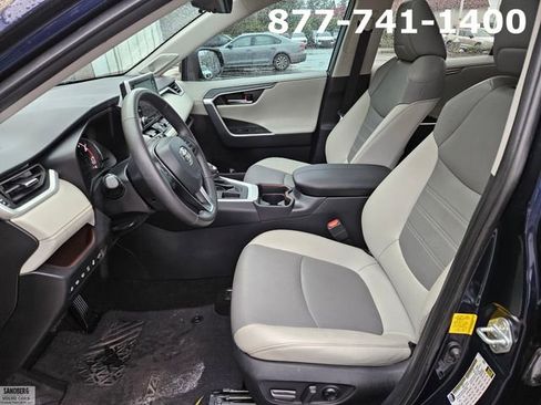 Used 2021 Toyota RAV4 Limited image 13