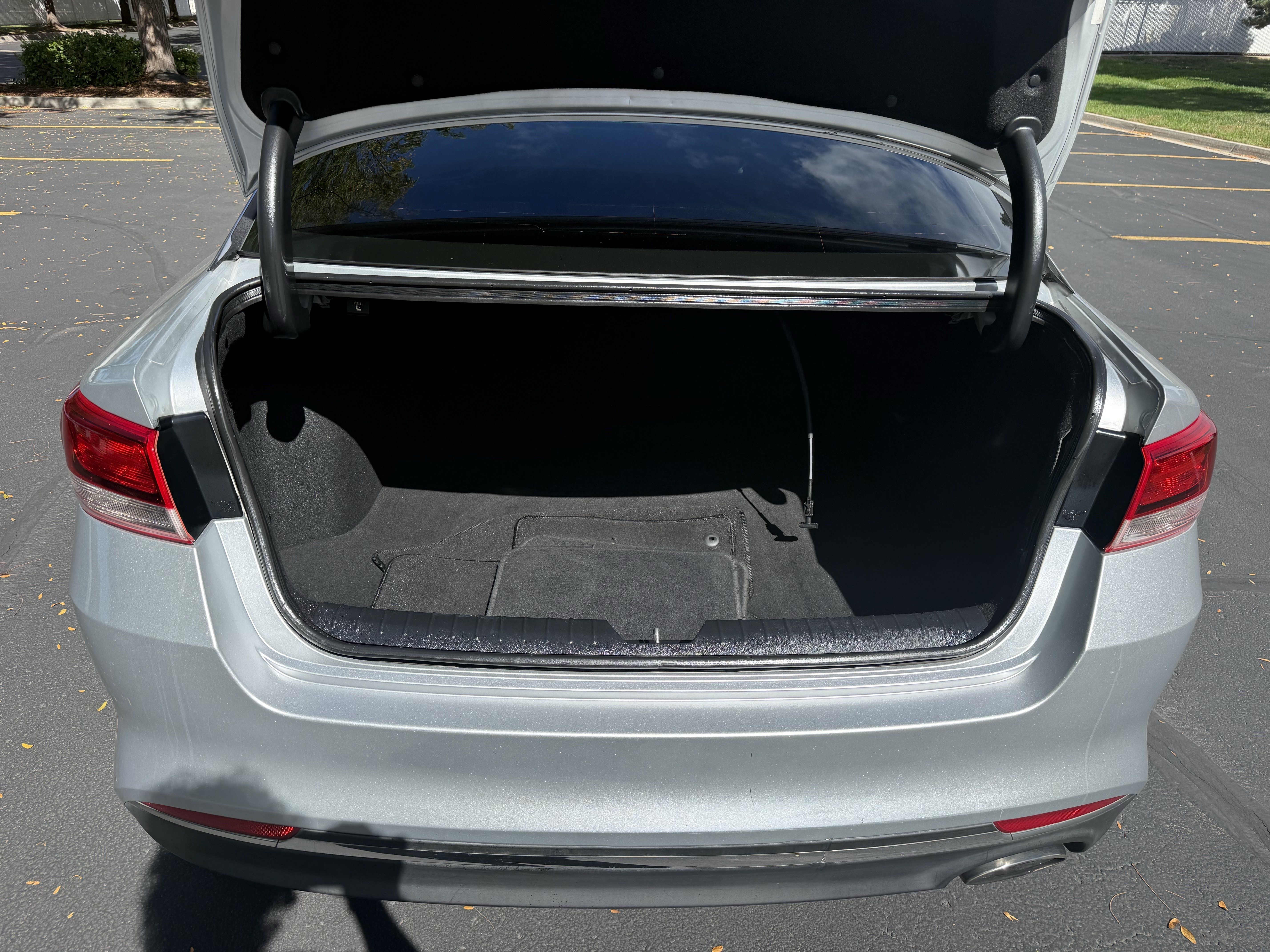 Used 2017 Kia Optima LX FWD image 18