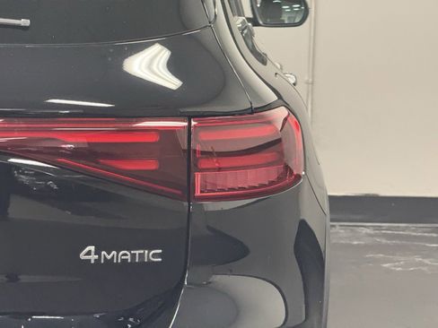 Used 2024 Mercedes-Benz EQB 300 4MATIC image 11