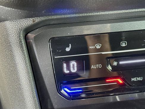 Used 2022 Volkswagen Tiguan SE R-Line image 22