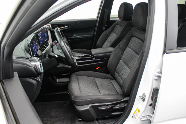 Used 2025 Chevrolet Equinox LT w/ Safety and Technology Package AWD/4WD image 10