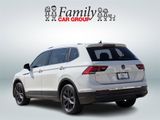 Used 2022 Volkswagen Tiguan SE w/ Panoramic Sunroof Package image 3
