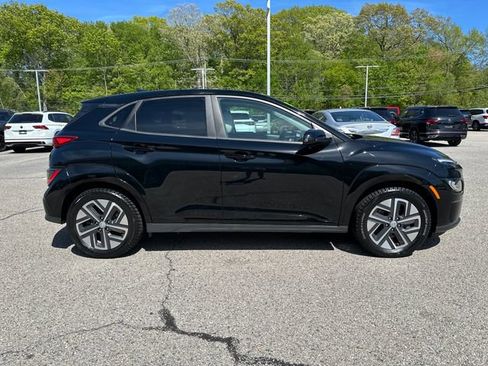 Used 2023 Hyundai Kona Limited w/ Cargo Package FWD image 9