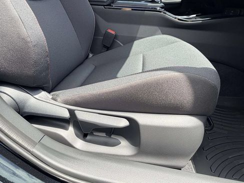 New 2026 Toyota Prius Plug-In Hybrid FWD image 12