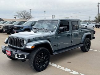 Used 2025 Jeep Gladiator Sport video 2