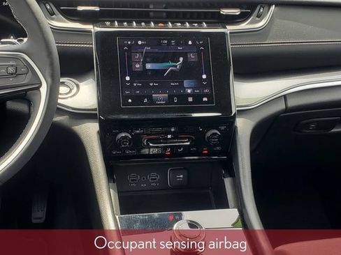 Used 2023 Jeep Grand Cherokee L Laredo w/ Luxury Tech Group I AWD/4WD image 34