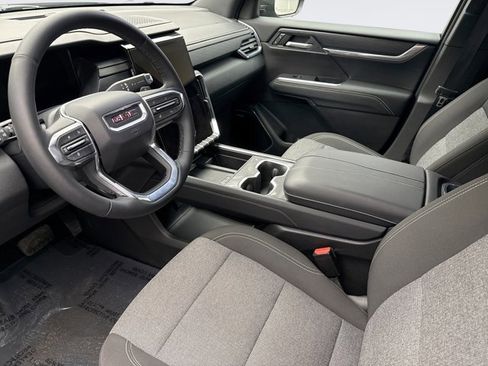 Used 2025 GMC Acadia Elevation image 10