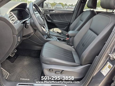 Used 2023 Volkswagen Tiguan SE R-Line FWD image 9