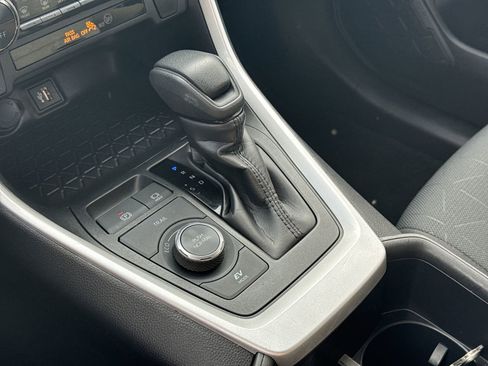 Used 2025 Toyota RAV4 XLE image 26