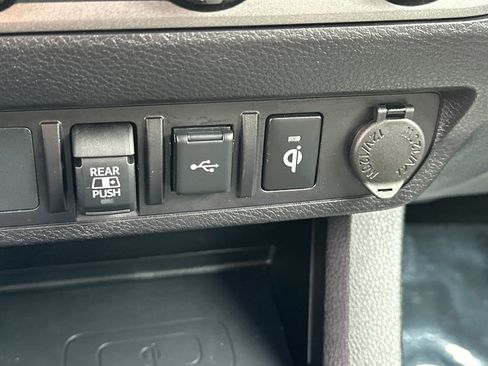 Used 2022 Toyota Tacoma TRD Off-Road image 29