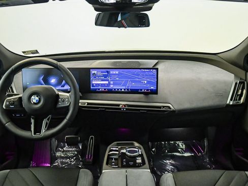 Used 2026 BMW iX xDrive60 w/ M Sport Package AWD/4WD image 15
