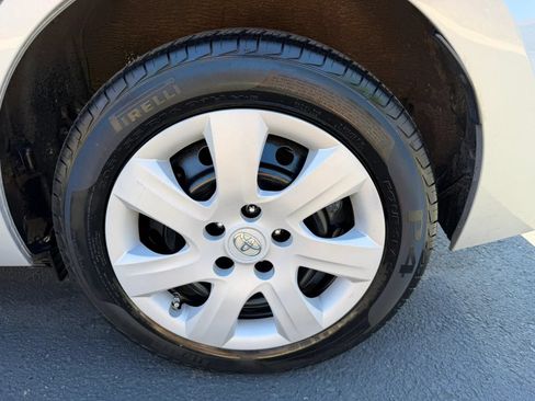 Used 2017 Toyota Corolla LE FWD image 27