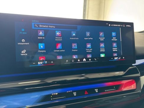 Used 2025 BMW M5 w/ Carbon Package image 31