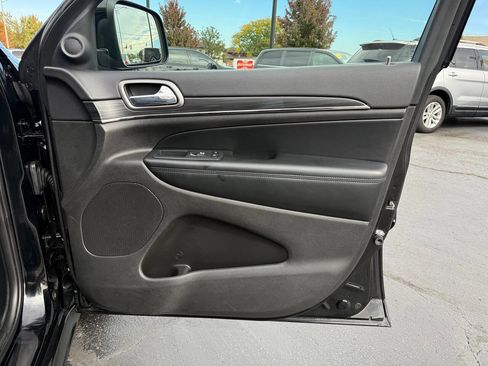 Used 2019 Jeep Grand Cherokee Limited X image 24