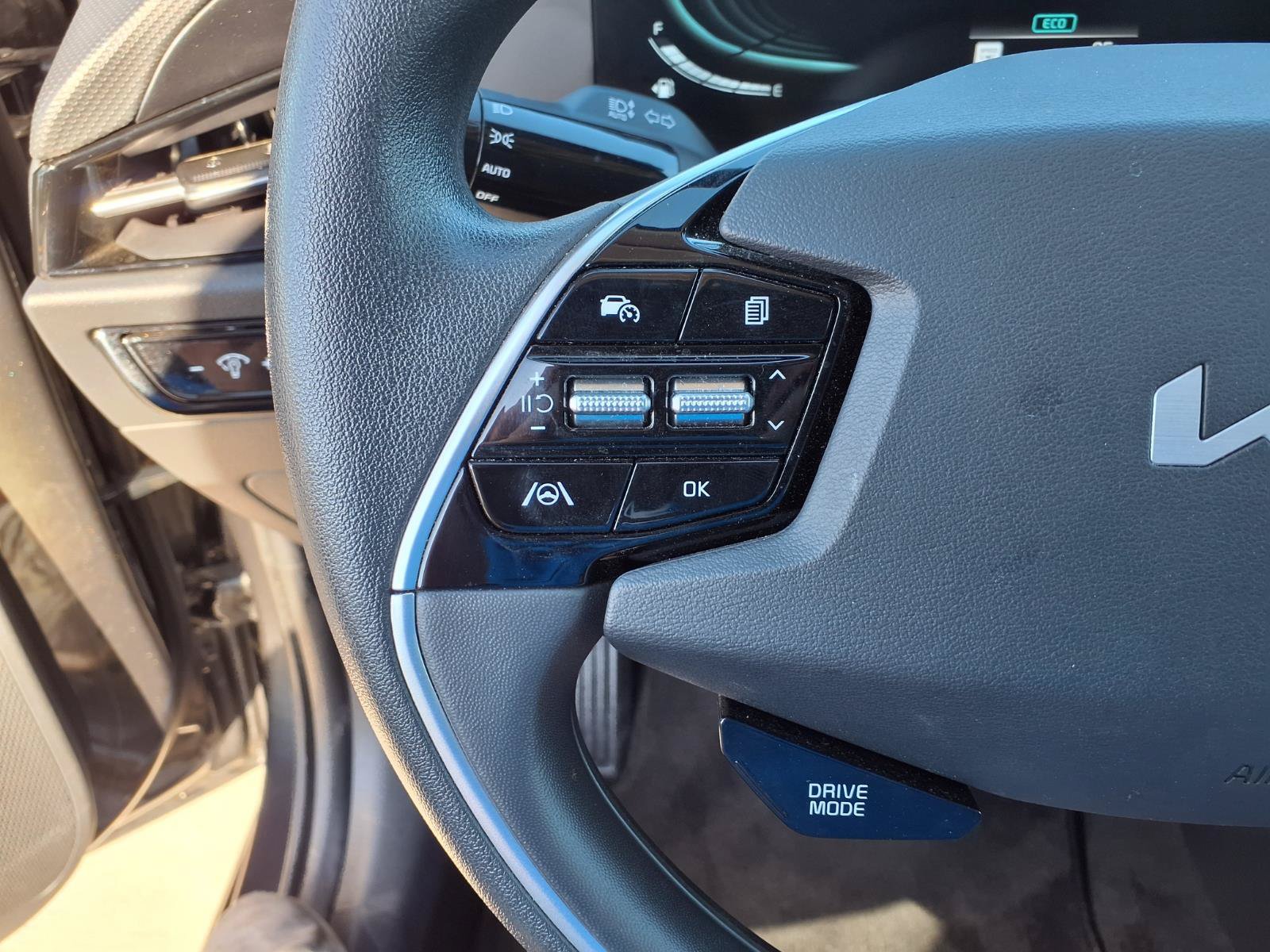 Used 2025 Kia Niro LX FWD image 18