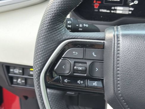 Used 2025 Toyota Sequoia Capstone AWD/4WD image 23