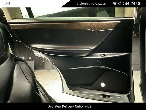 Used 2018 Tesla Model X 75D image 33
