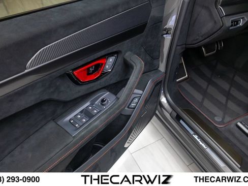 Used 2023 Lamborghini Urus Performante AWD/4WD image 42