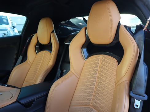 Used 2020 Chevrolet Corvette Stingray Preferred Cpe w/ 2LT Preferred Equipment Group RWD image 19