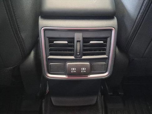 Used 2024 Subaru Forester Premium AWD/4WD image 17