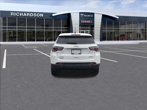Used 2022 Jeep Compass Latitude AWD/4WD image 4