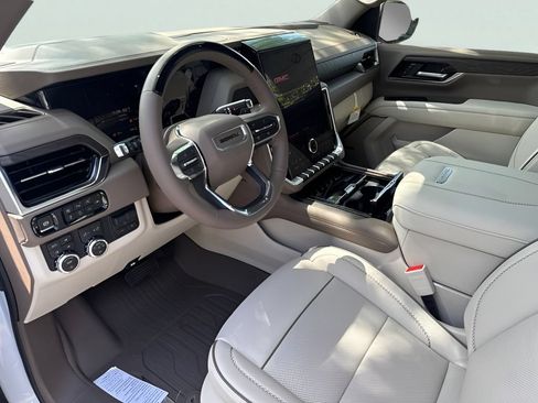 New 2026 GMC Yukon Denali w/ Denali Reserve Package AWD/4WD image 8